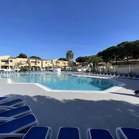 2 Pieces Avec Terrasse, Piscine Chauffee, Proche Et Port - Fr-1-723-152